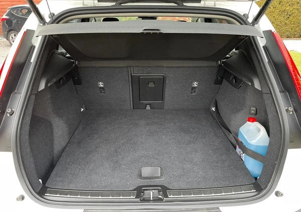 Volvo XC 40 cena 120000 przebieg: 41000, rok produkcji 2020 z Warszawa małe 436